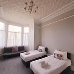 Delightful 4 Bedroom Family Home In Newington - Craigmillar Park